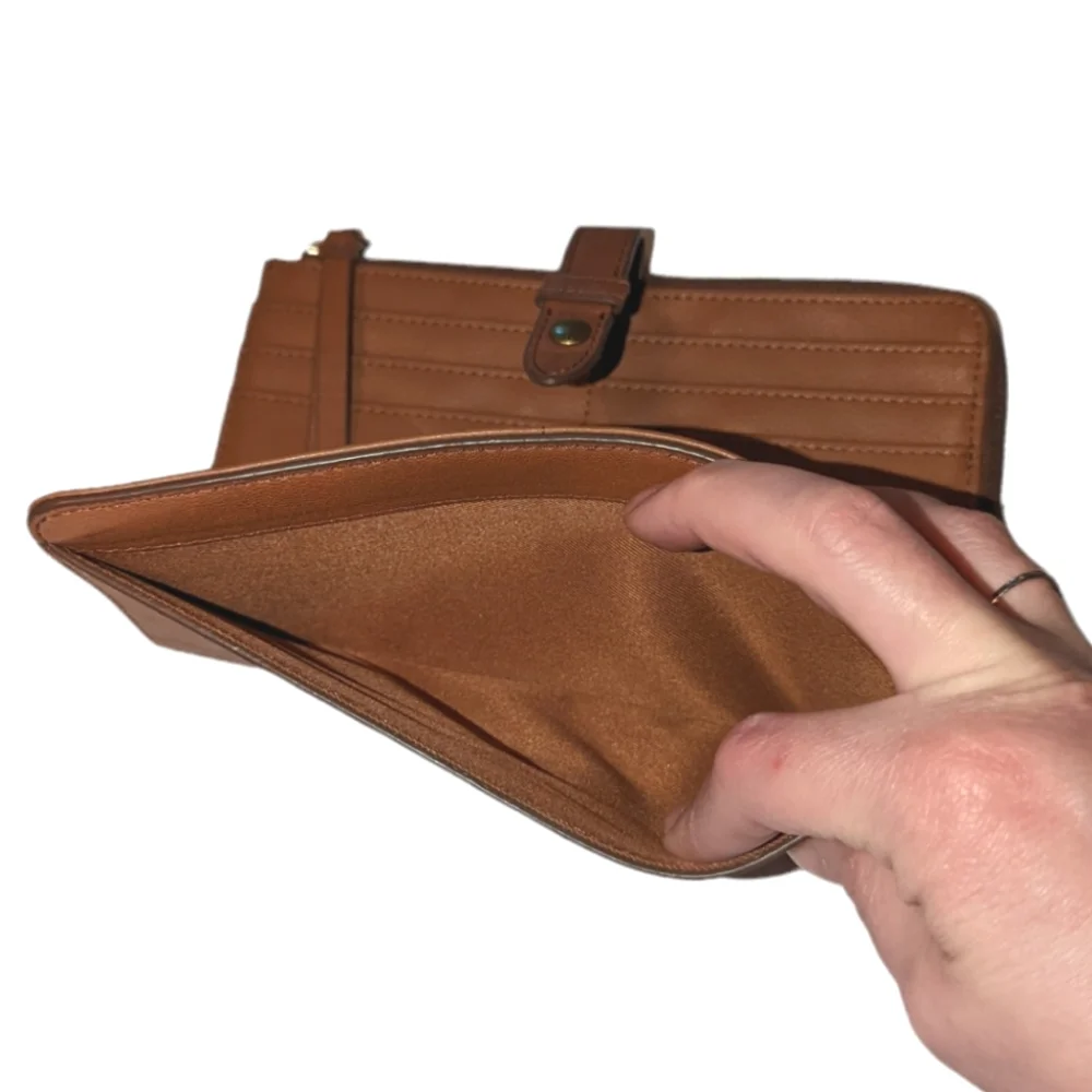 Fossil Leather Tan Wallet - Picture 6 of 9